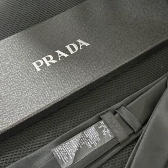 PRADA Black Tie - Picture 9 of 9